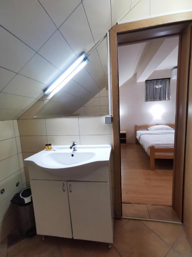 Motel Imperija Ub 外观 照片
