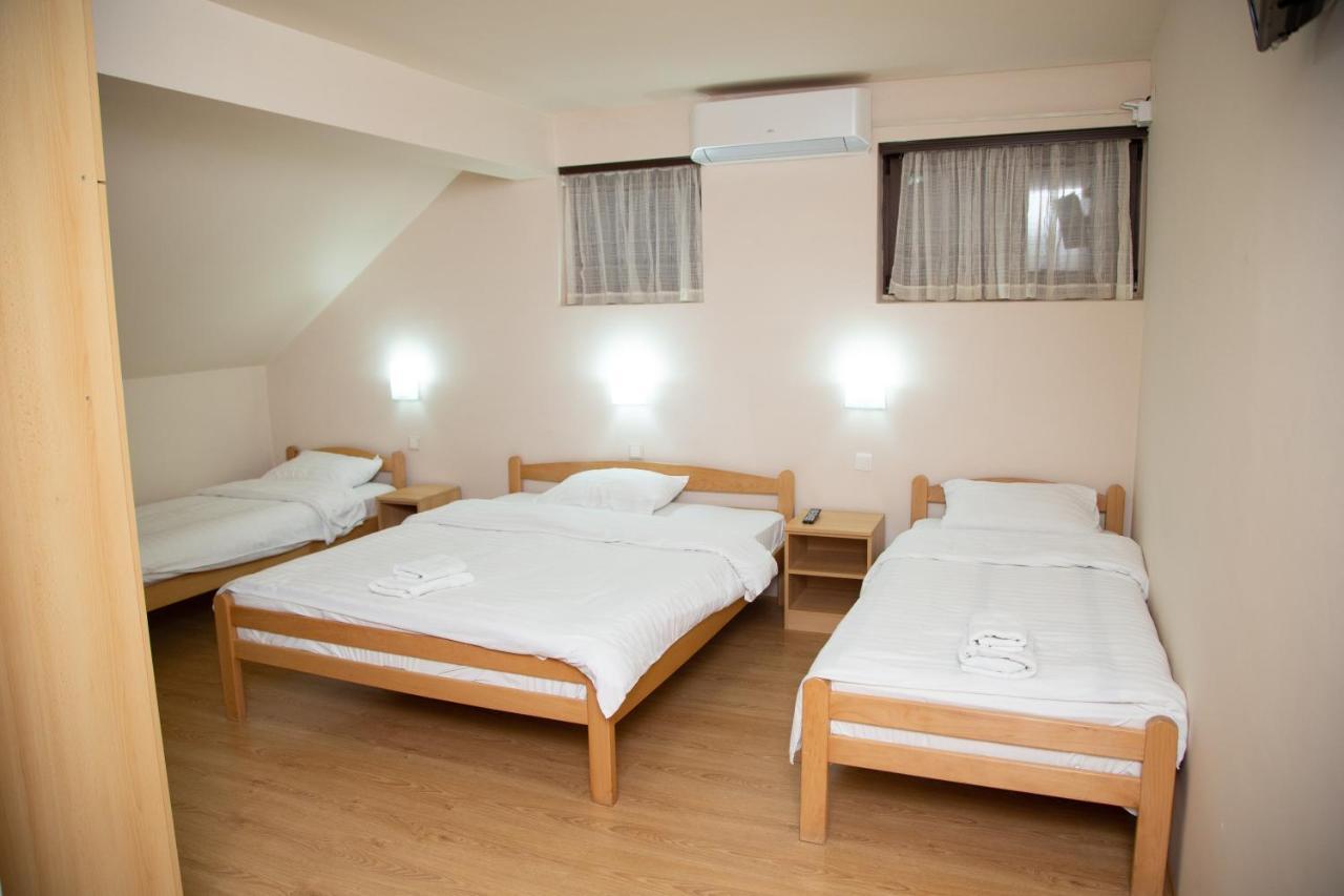 Motel Imperija Ub 外观 照片